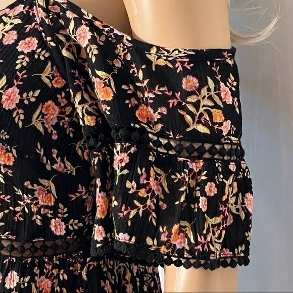 PATRONS of PEACE Black Ladies Blouse - Picture 3 of 5